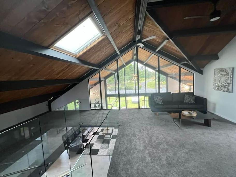 The Clubhouse Villa Hamilton Exteriör bild