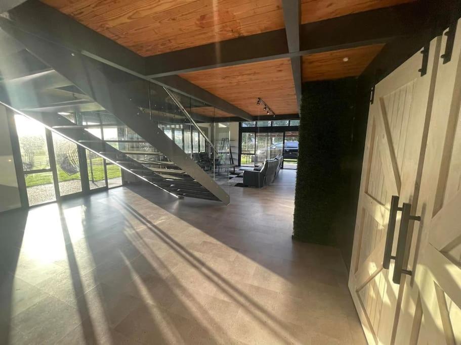 The Clubhouse Villa Hamilton Exteriör bild